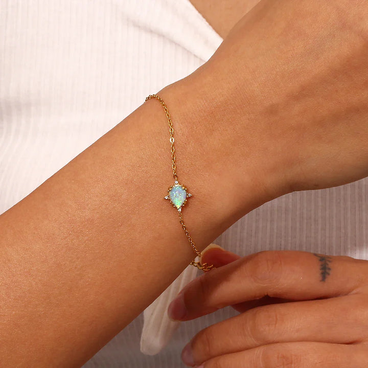 Skanto | Delikat Iriserende Opal Halskjede, Armbånd, Øredobber