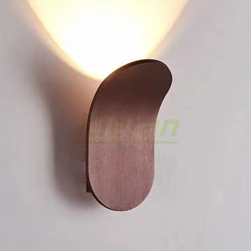 Skanto | SkandiGlow Vegglampe | LED Skateboard Design | Moderne & Kreativ