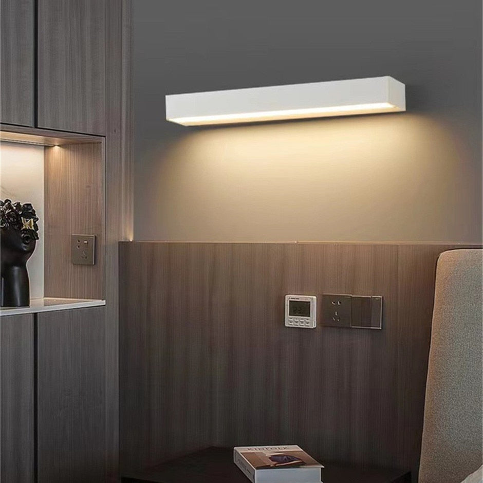 Skanto | GardenLux – Elegant Vegglampe for Hage med Luksuriøs Glød