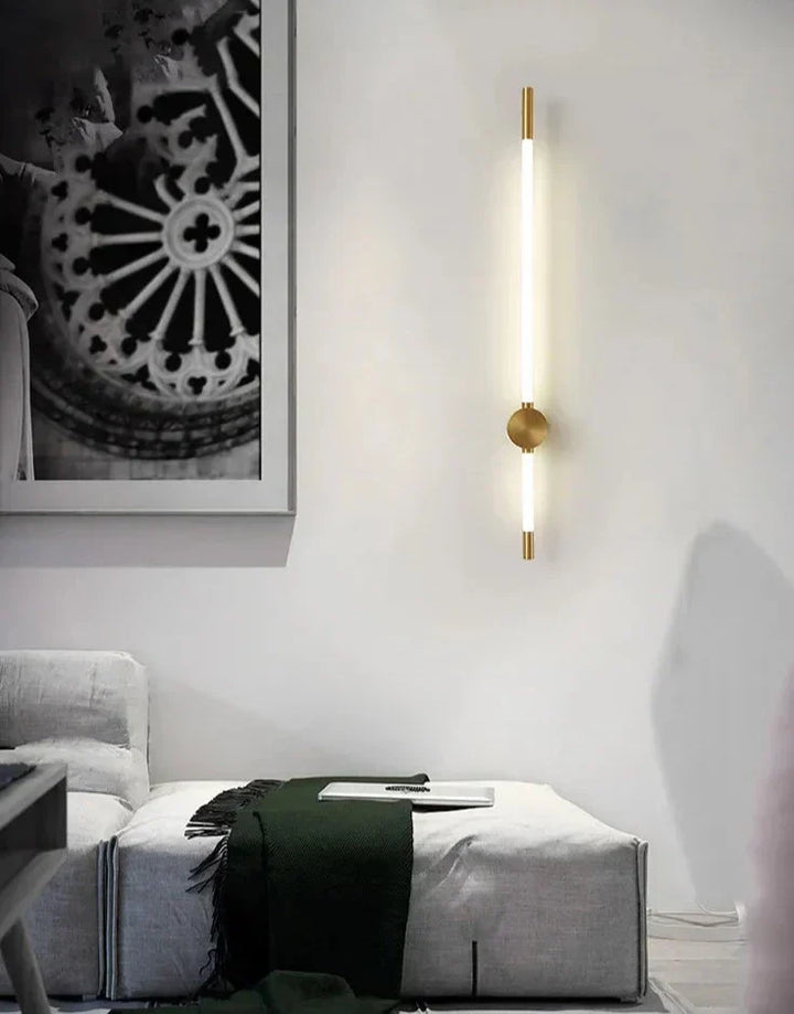 Skanto | AstraBeam – Vertikal LED Vegglampe for Moderne Interiør