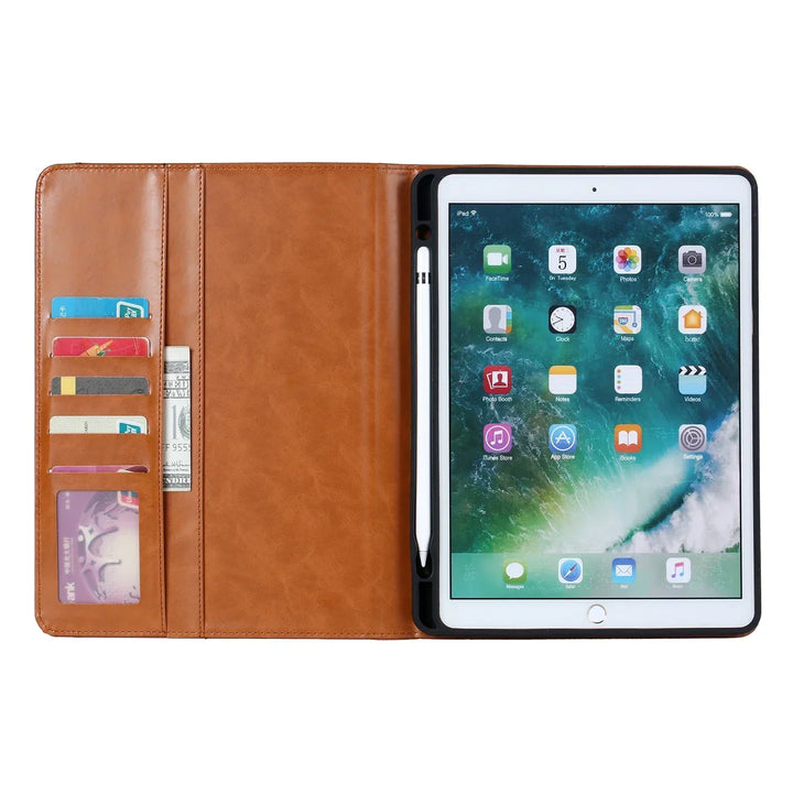 Skanto | Lær Flip Case for iPad 9.7 (2017-2018), 10.2 (7. / 8. generasjon), Air 2/3/4, Pro 9.7/10.5/11 - Vanntett, Støtsikker, Forretnings Tablet Case