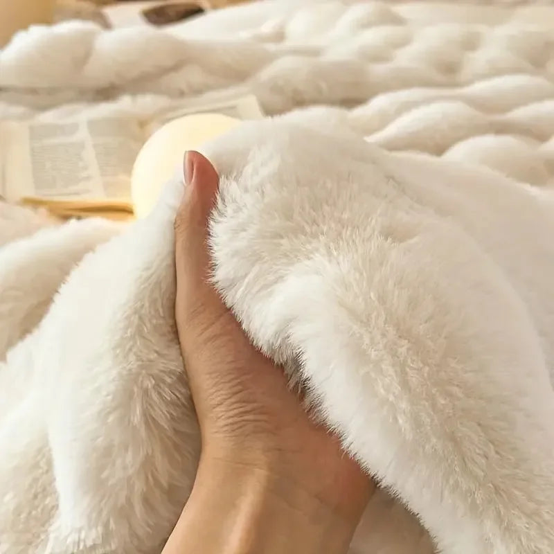 FurLuxe | Vendbar kunstig teppe