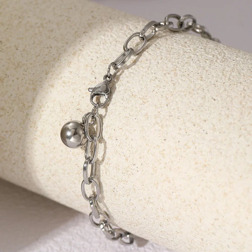 Skanto | Chunky Paperclip Quaste Ball Armbånd