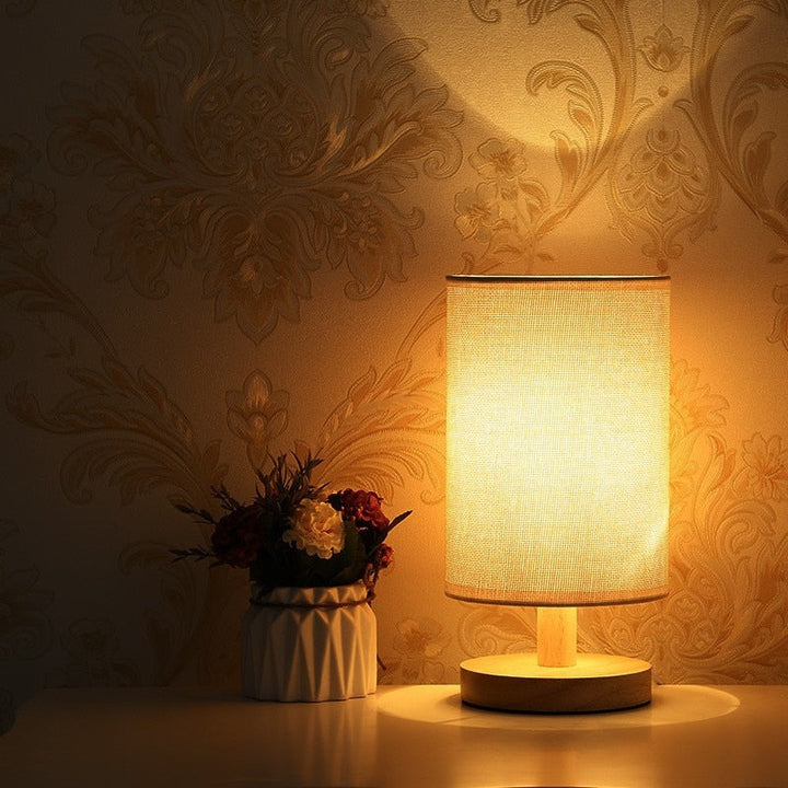 Skanto | NordicLume – Solid Wood LED Skrivebordslampe for et Slankt Skandinavisk Utseende