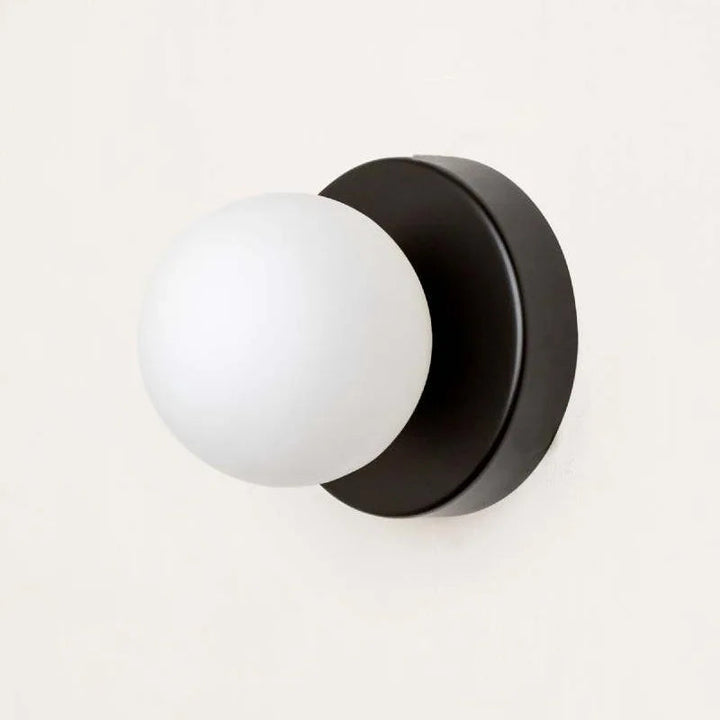 LumiGlobe - Moderne Vegglampe med Glassblokk i Mid-Century Stil Skanto