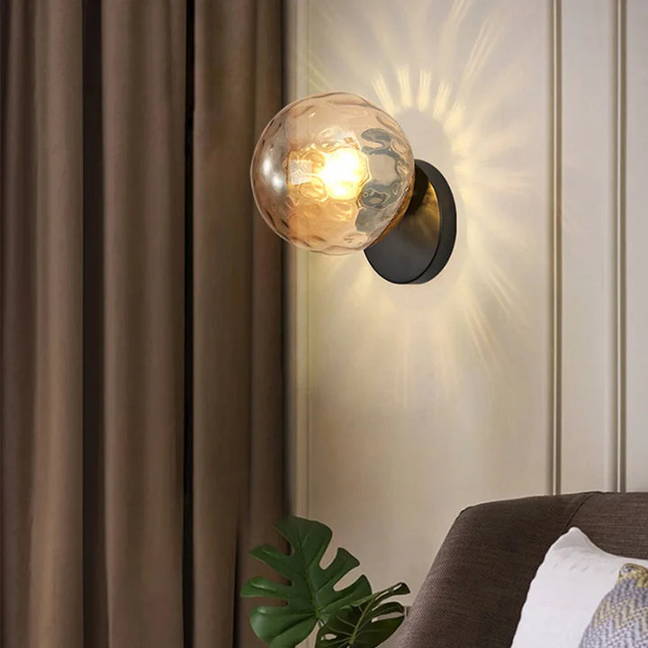 GleamGold - Luksus Gull Vegglampe med Glass Skanto