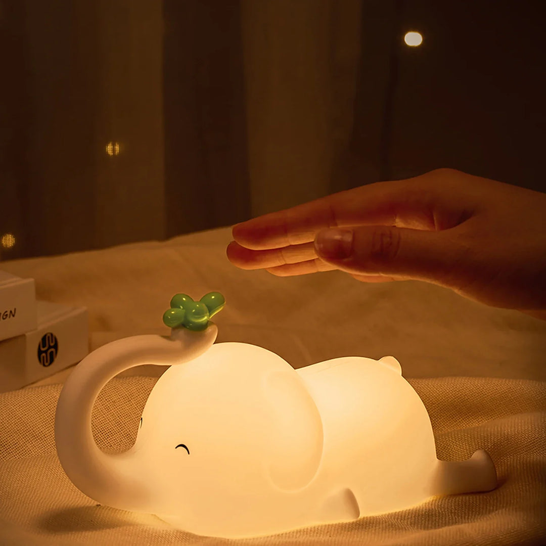 Skanto | LumiDum LED Nattlys | Myk Silikon | 3 Lysstyrkenivåer | Bærbar & Oppladbar | 17,7 × 9,1 cm
