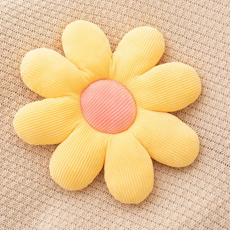Daisy Plush Cushion | Skanto