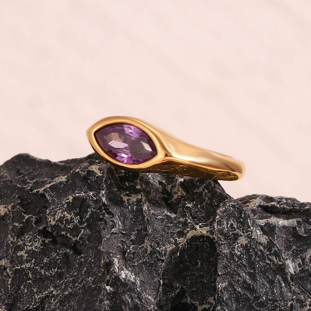 Skanto | 18k Ovalt Diamantskåret Ring