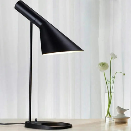 Skanto | Metaluxe – Premium Moderne Bordlampe