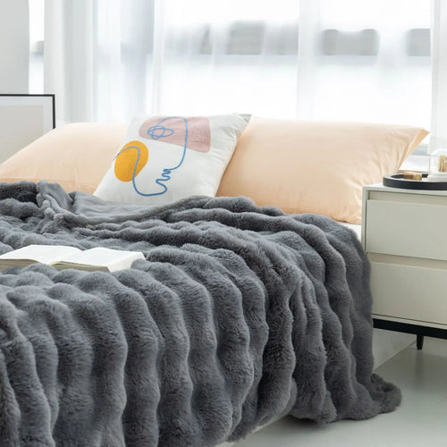 Skanto | FurLuxe | Vendbar Faux Fur Teppe