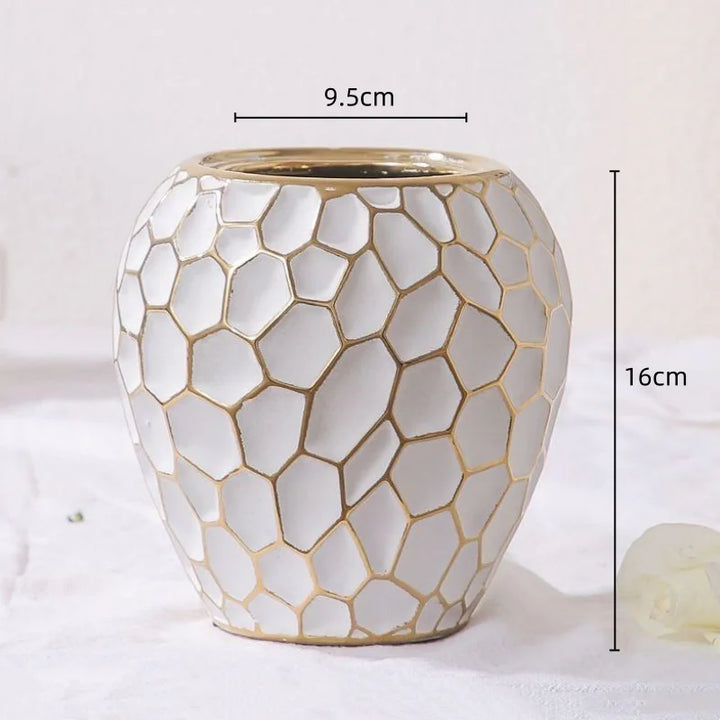 Skanto | Elegant keramikkvase med gullakcent