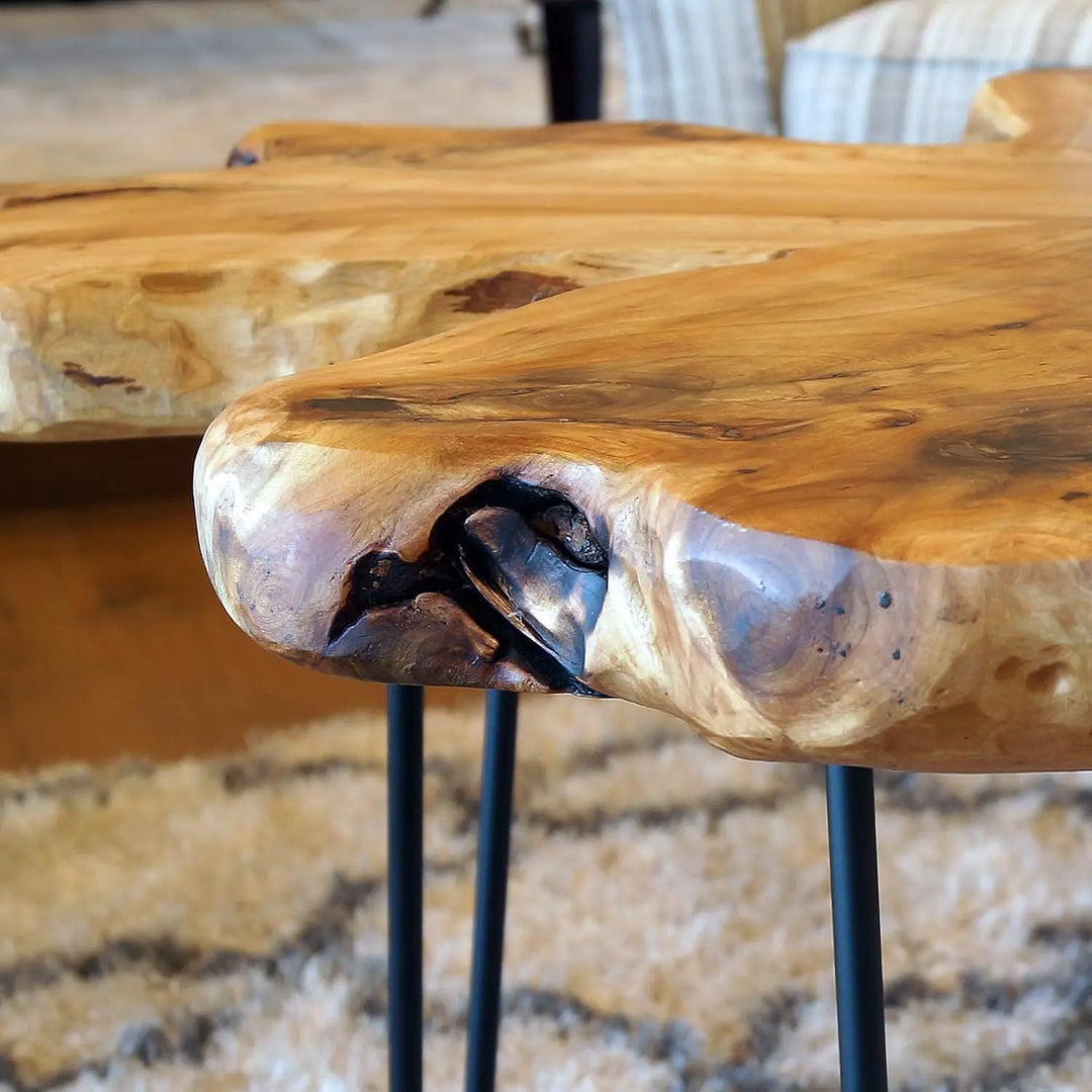 Skanto | Tre Sidebord med Naturlig Kant Nattbord Plantebord