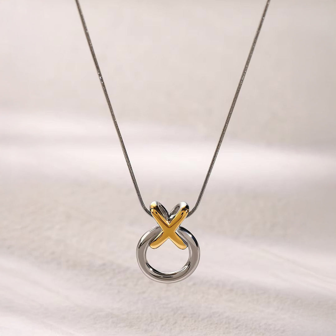 Skanto | Elegant XO Sammenflettet Halskjede