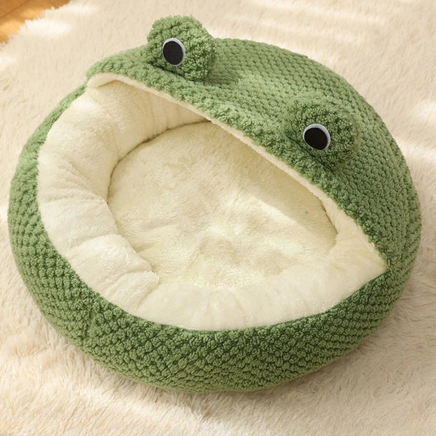 Skanto | Pet Cave FroggiHome | Plush Frog Design | Semi-Lukket & Rund | 40–50 cm | For Katter & Små Hunder
