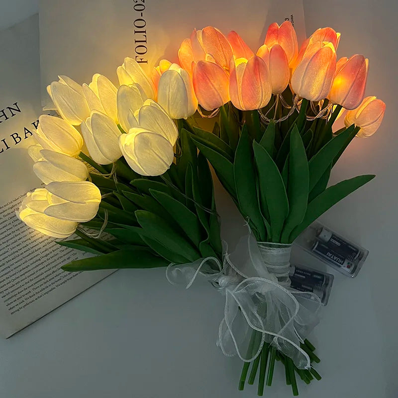Skanto | LED-lampe med kunstig tulipanbukett perfekt for gaver eller som bryllupsfest hjemmeinnredning