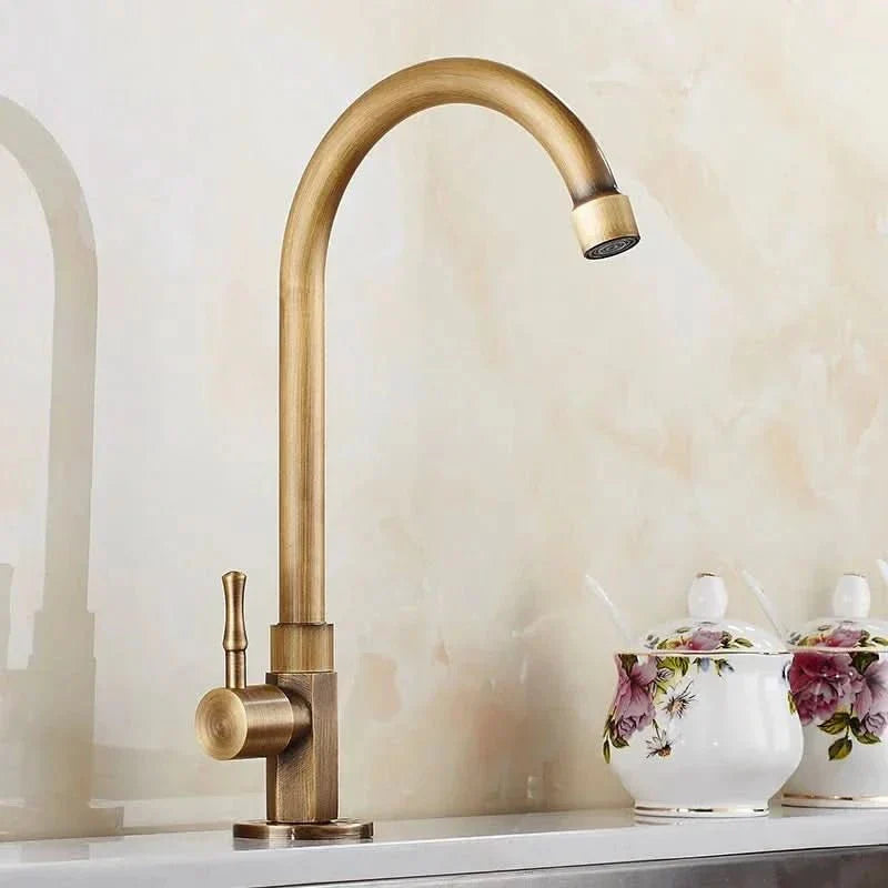 Antiker Messing-Schwanenhals-Wasserhahn für die Küche