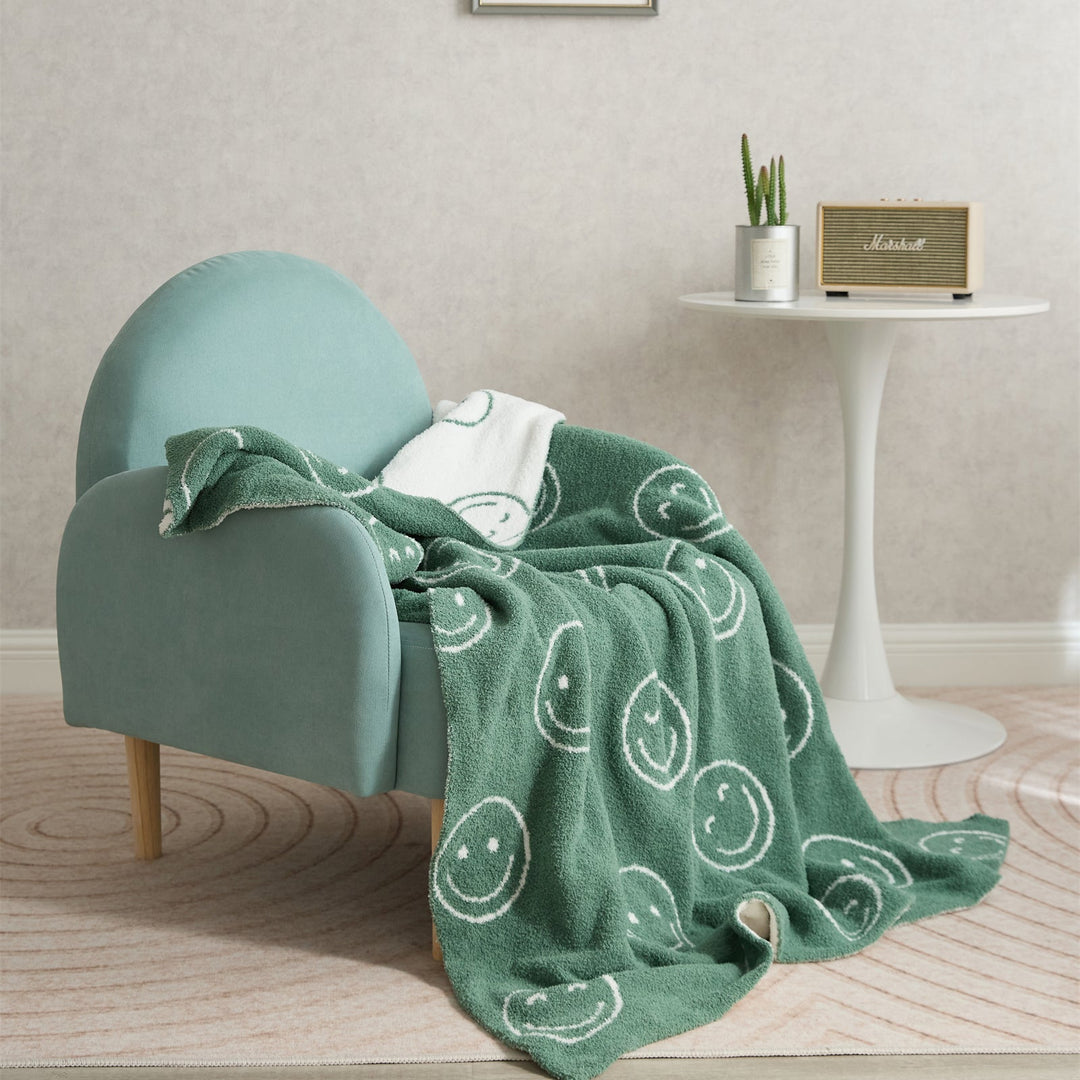 Smiley Blanket | Skanto