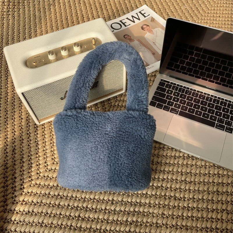 Skanto | Kosedyr Plush Mini Bucket Bag