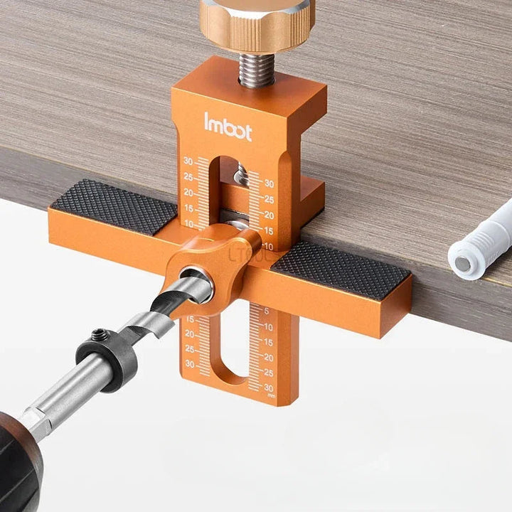 Skanto | FixAlign — Perfekte dører, enkelt installert