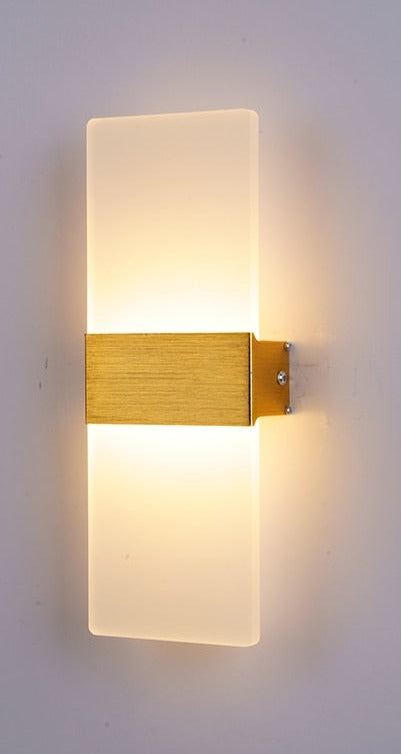 Skanto | SoftBeam – Strømlinjeformet Vegglampe Perfekt for Soverom