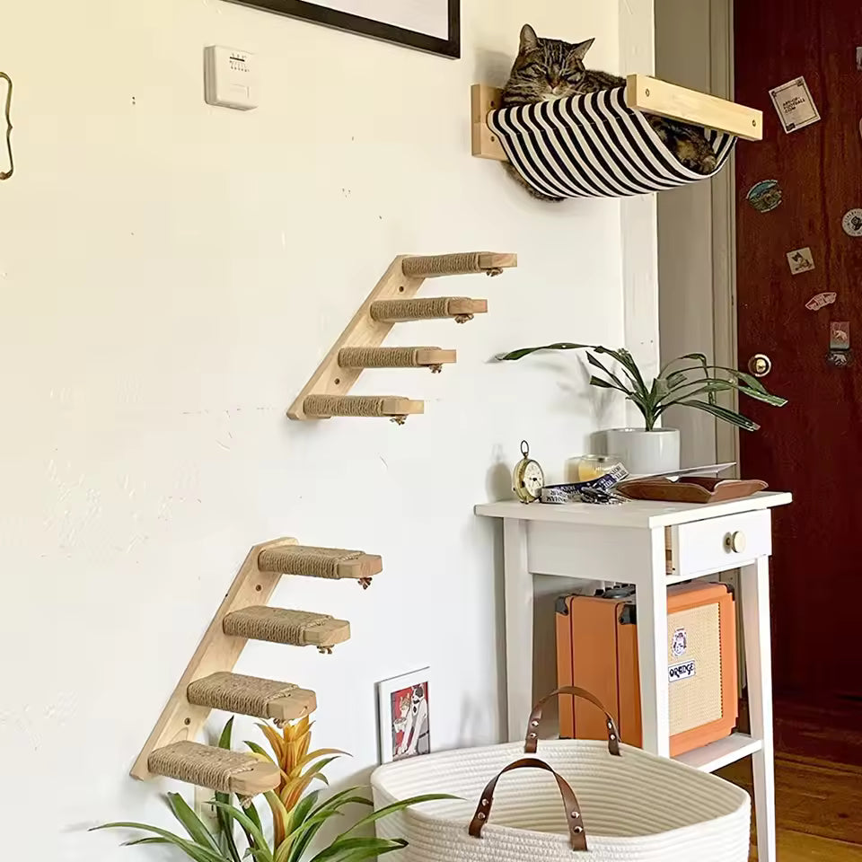 Kattestige for veggmontering laget av tre med sisal Skanto