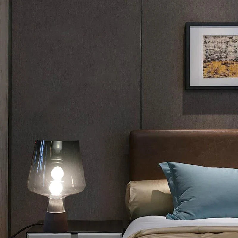 NordicCement Bordlampe – Minimalistisk Design med Betongbase Skanto