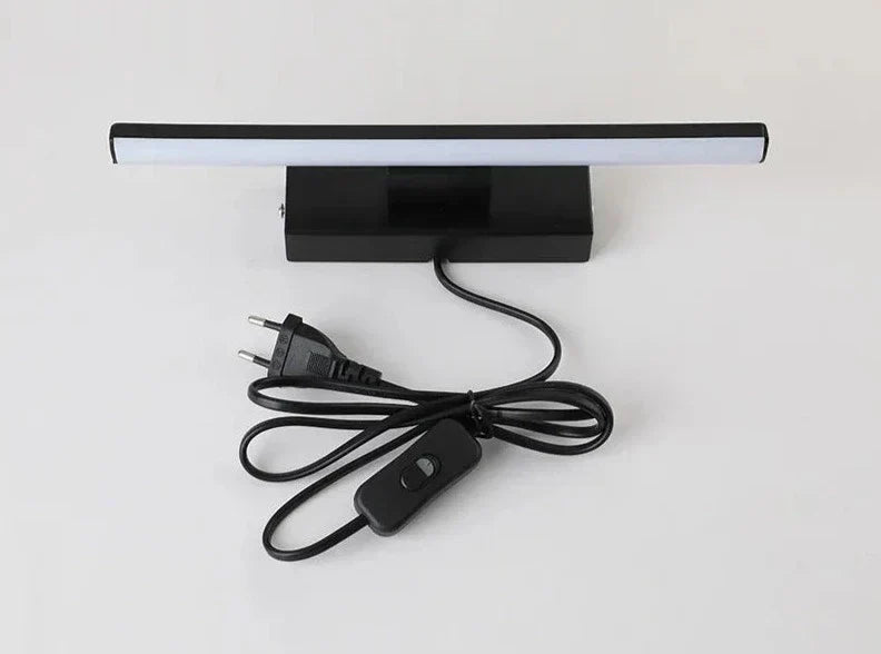Skanto | PlugLuxe – Elegant skandinavisk vegglampe med plugg for stilige interiører