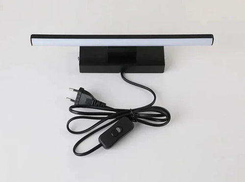 Skanto | PlugLuxe – Elegant skandinavisk vegglampe med plugg for stilige interiører