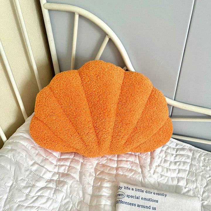Pastell Shell Pute – Fluffy Bouclé Plush Putekledd | Skanto