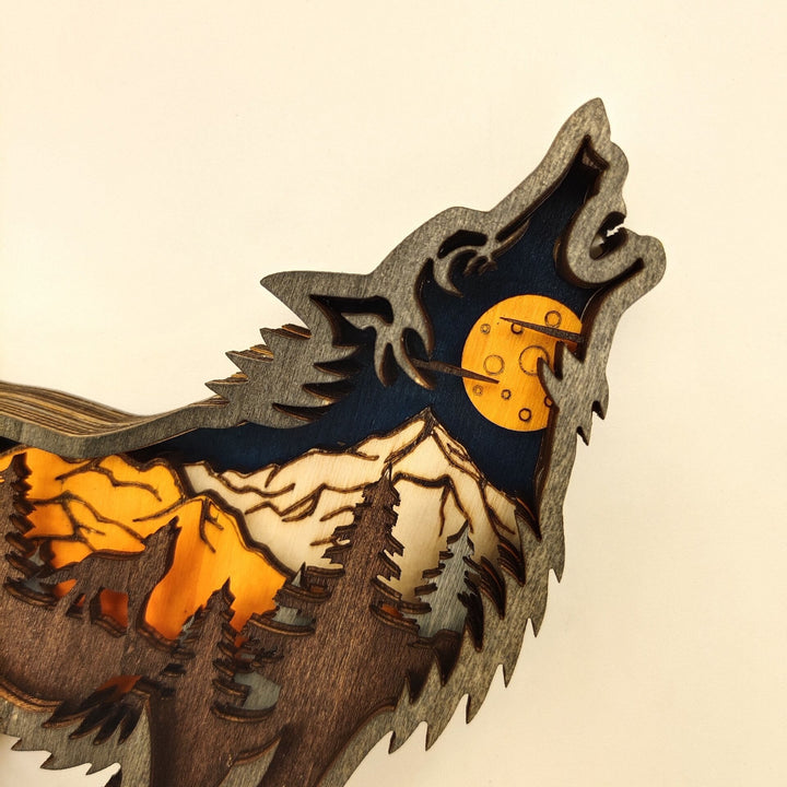 Skanto | Nightglow Tremmeslipt Treverk Wolf Dekor