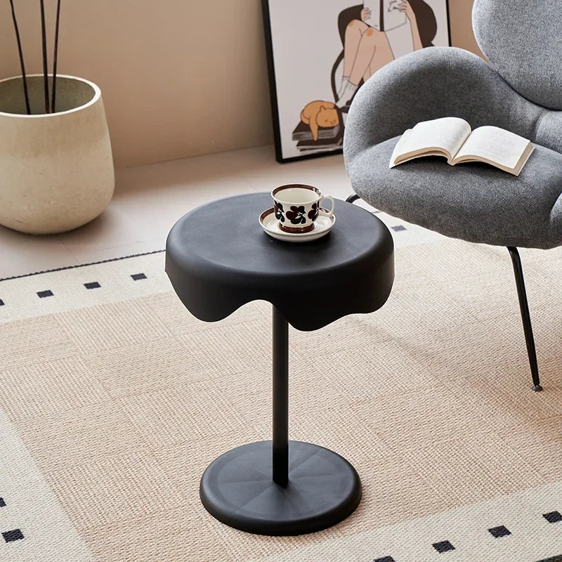 Skanto | Liten Sidesofe med Minimalistisk Design for Stue og Soverom