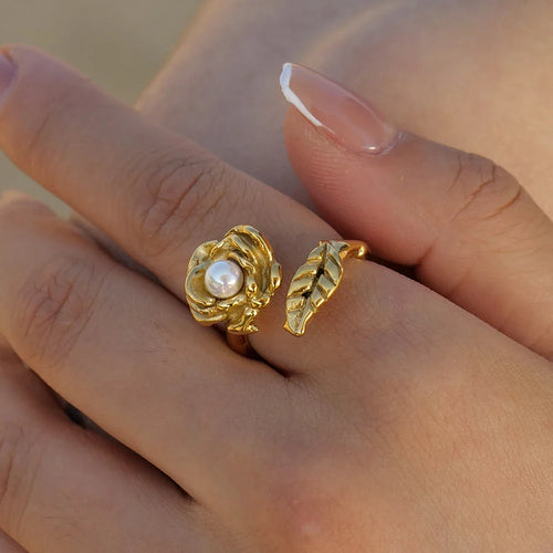 Skanto | Justerbar Perle Camellia Blomster Ring
