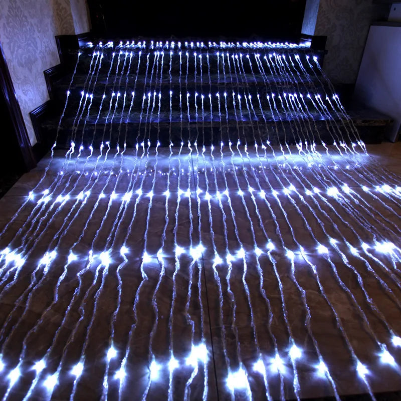 Skanto | LED gardinlys med fargeendring – Dekorativ lyssnor for vinduer, vegger og fester
