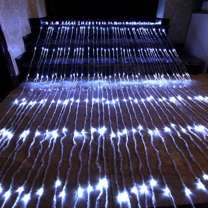 Skanto | LED gardinlys med fargeendring – Dekorativ lyssnor for vinduer, vegger og fester