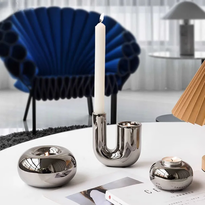 Elegant Sølv Stearinlys Holder med Minimalistisk Design | Skanto