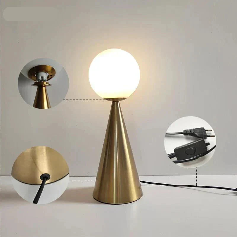 Skanto | Moderne bordlampe i luksuriøs stil