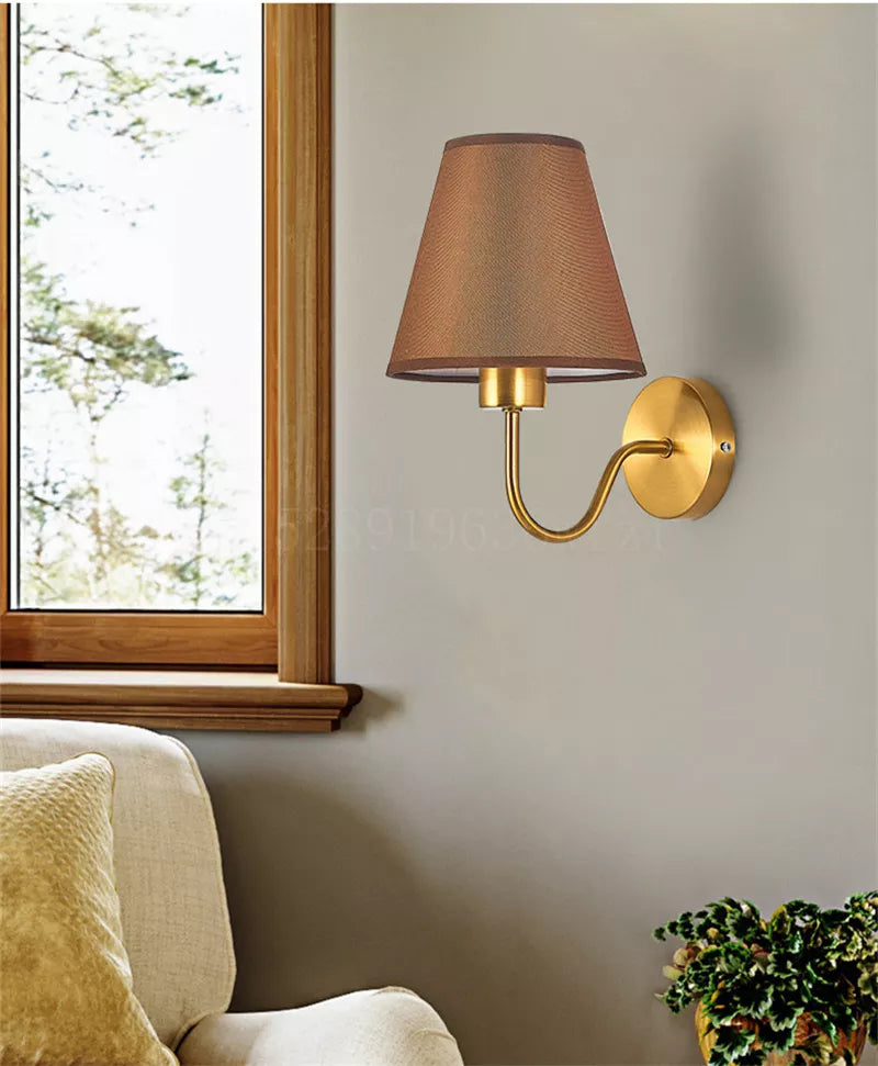 Skanto | RusticGlow - Vegglampe av Stoff i Amerikansk Stil