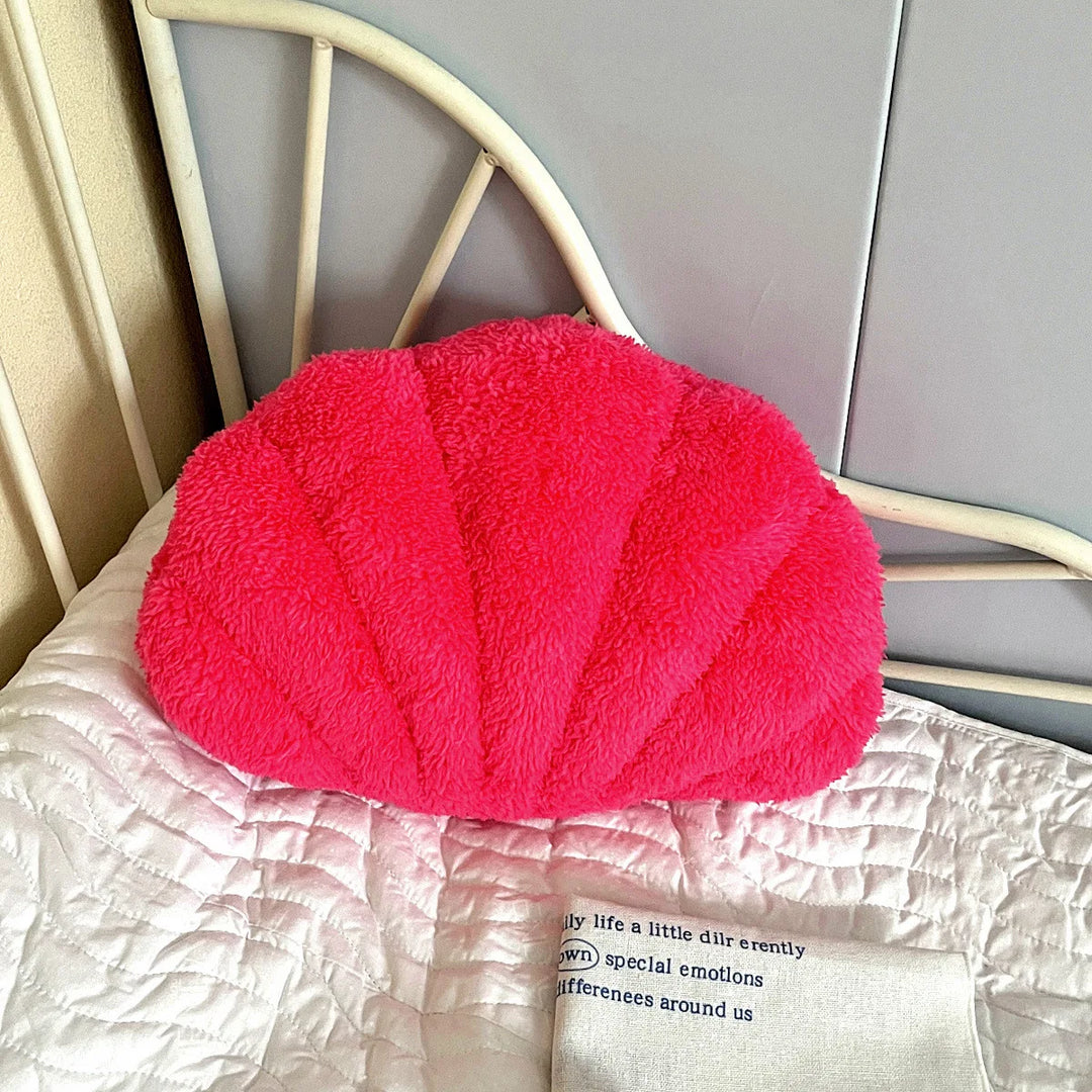 Pastell Shell Pute – Fluffy Bouclé Plush Putekledd | Skanto