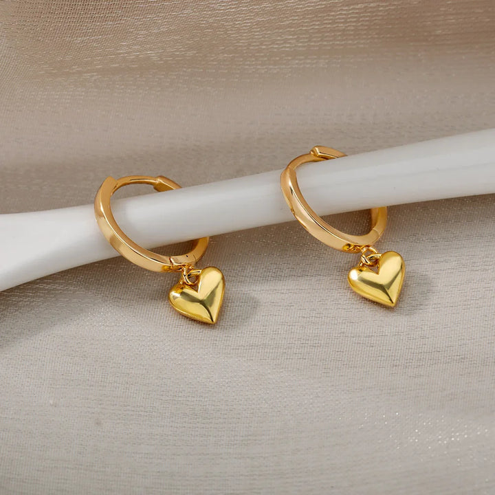 Skanto | Delikat Hjerte Dangle Huggie Hoop Øredobber