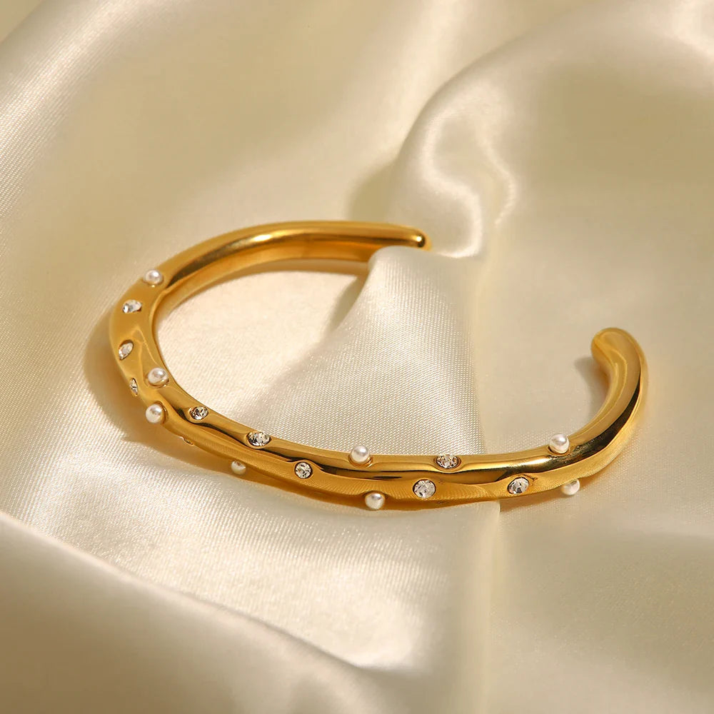 Skanto | Diamant & Perle Innebygd Bangle Armbånd