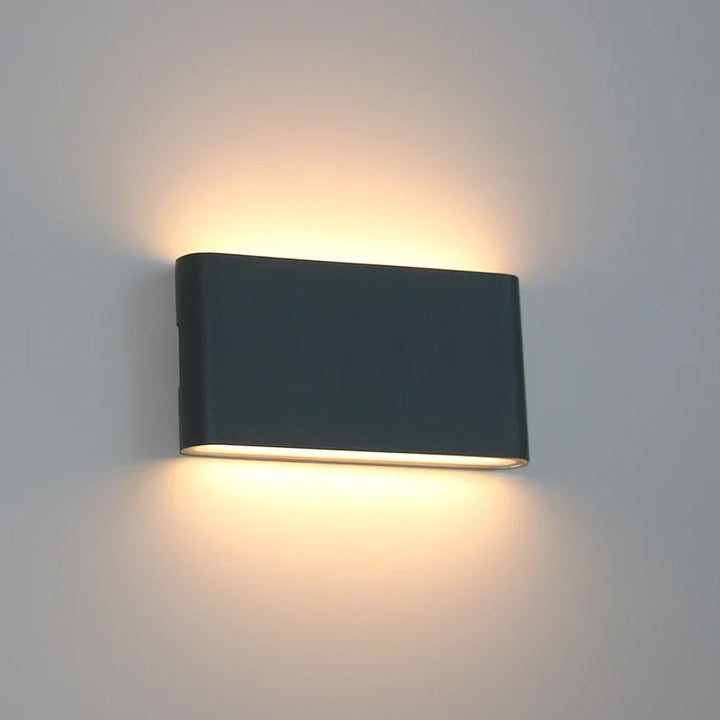 Værbestandig LED vegglampe, Robust dekorativ vegglampe for innendørs og utendørs bruk | Skanto