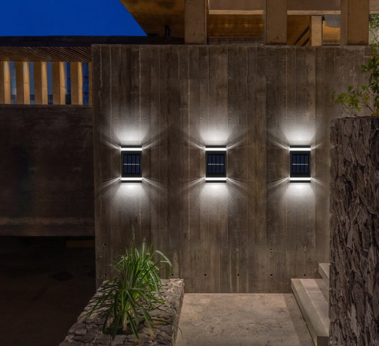 Skanto | BloomRay – Solarvegglampe for vakker hagebelysning