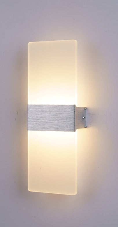 Skanto | SoftBeam – Strømlinjeformet Vegglampe Perfekt for Soverom
