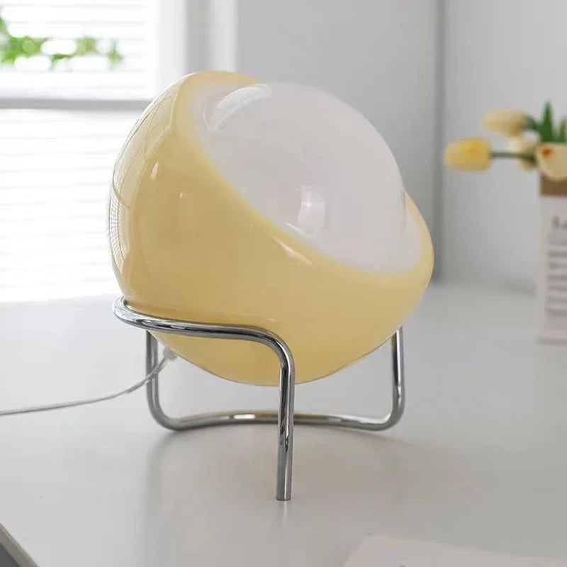 Skanto | Aurivio Bordlampe | Glass & Rustfritt Stål | Retro-Nordisk Design | LED Nattlys Beige/Oransje | Ø21×H25 cm