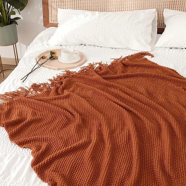Skanto | Aurelia Cozy Frynse Strikket Tekstil i Morandi Orange | Myk & Varme | 3 Størrelser | For Sofa, Seng & Reiseliv