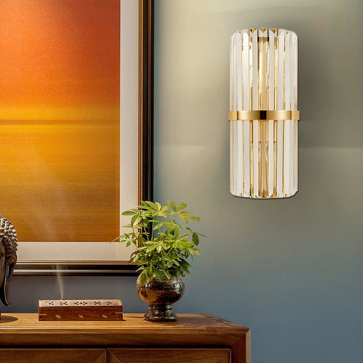 Skanto | GoldenGleam – Elegant Gullvegglampe med Varme Glød