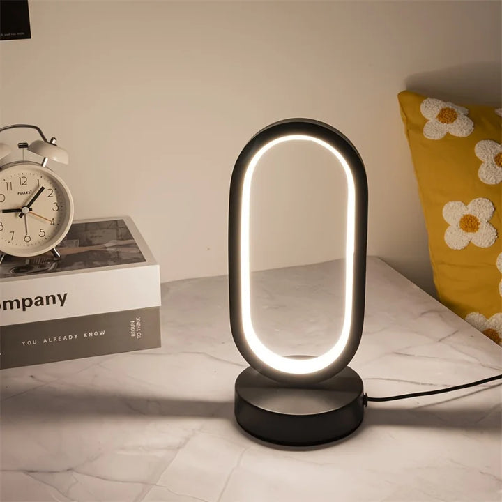 Skanto | | Moderne U-formet LED bordlampe