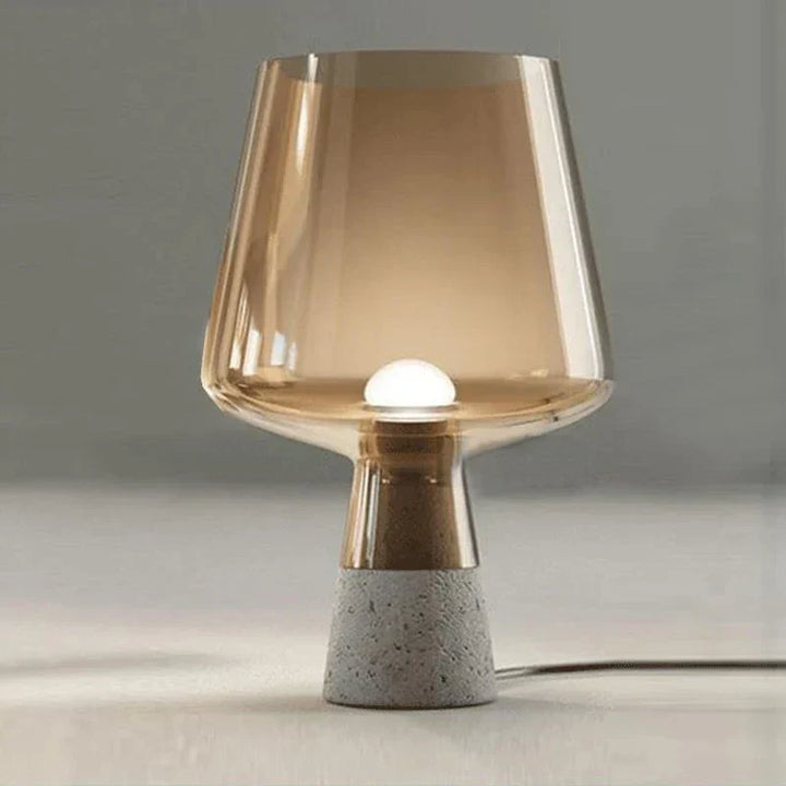 Skanto | Moderne skrivebordslampe med betongutseende og elegant utseende