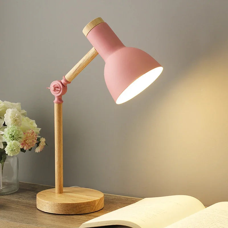 Skanto | Tre Justerbar Bordlampe | Nordisk Belysning